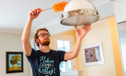 Jeannie Cleaning Grows with Chamber Support